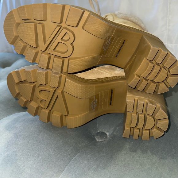 VERONICA BEARD
Westport Lamb Fur Suede Heeled Boots, NWT, size 10 - Picture 3 of 10